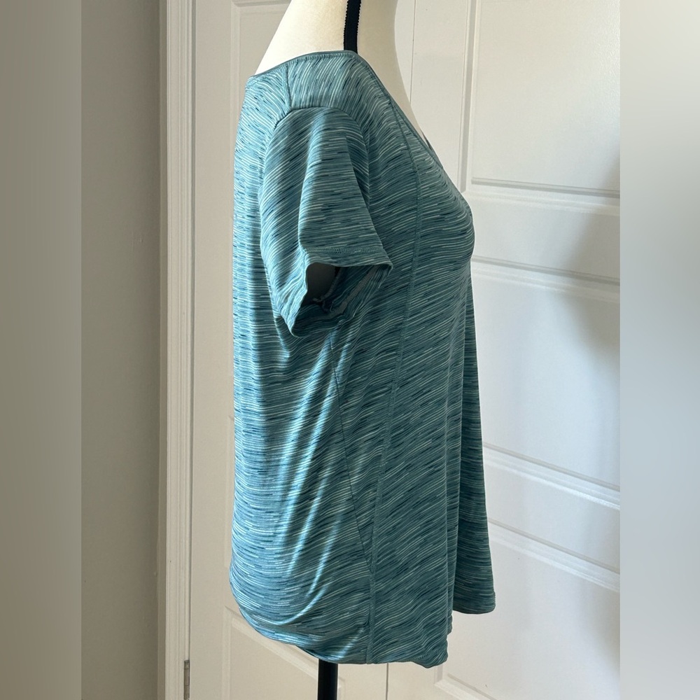 Xersion Blue Green Women's Athletic Top - Picture 4 of 9